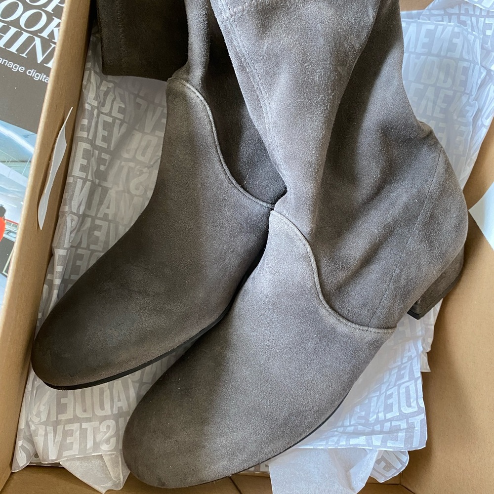 Stuart Weitzman suede low-heel shoes, dark gray, size 5